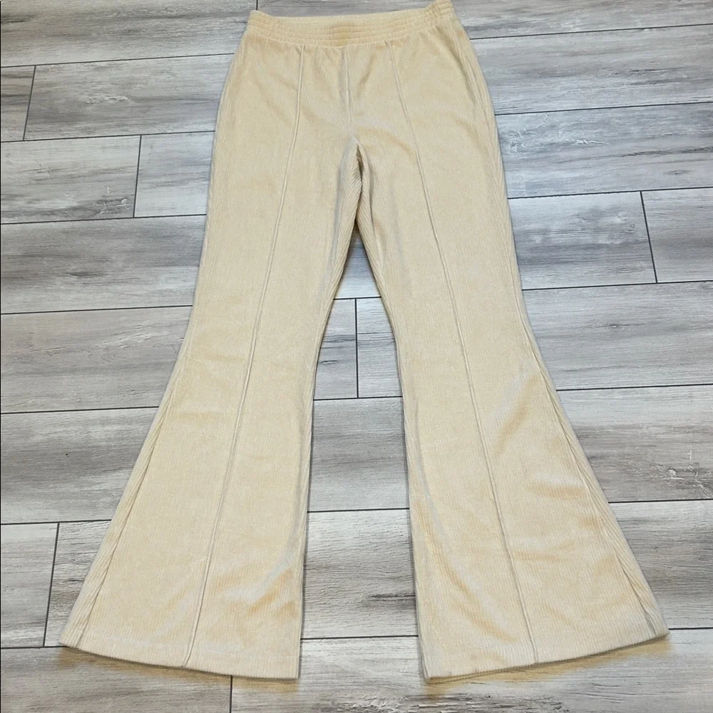 Aerie cream bell bottom flare pull on ribbed leggings size small